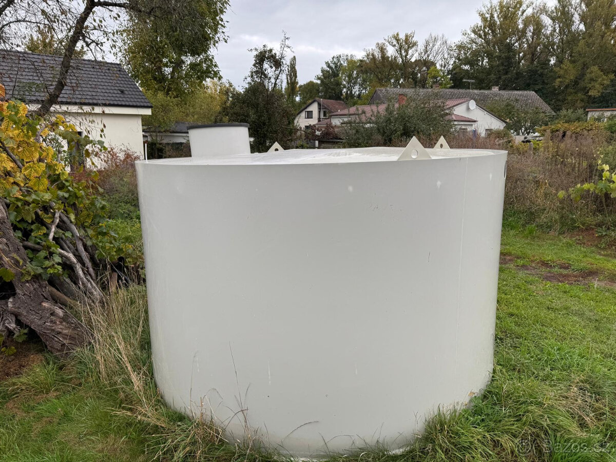 Dvouplášťová nádrž na vodu kruhová 15 m³ / 15 000 l (nová)
