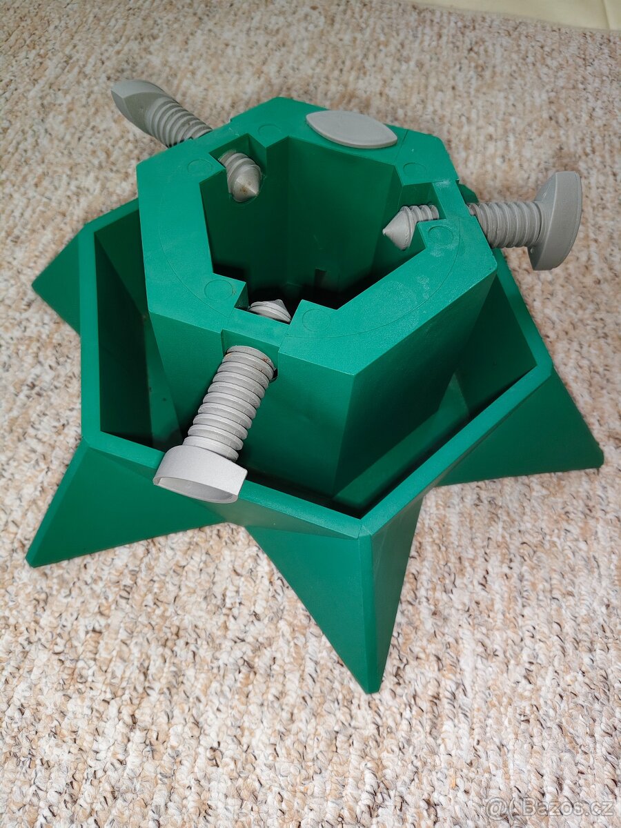 Stojánek na stromeček