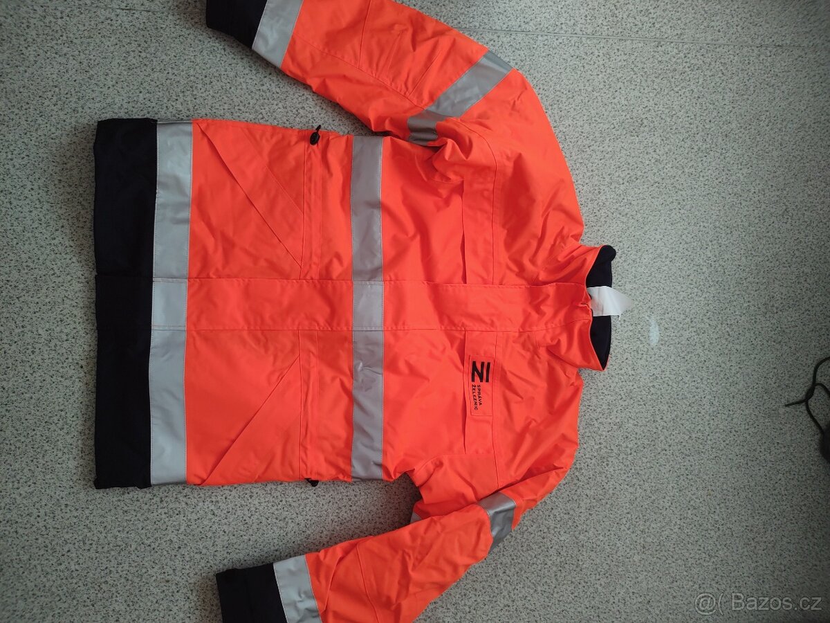 Prodám nové nerozbalené oranžové oblečení vel.M