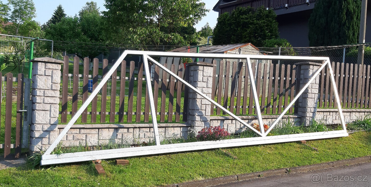 Samonosná brána- Akční cena