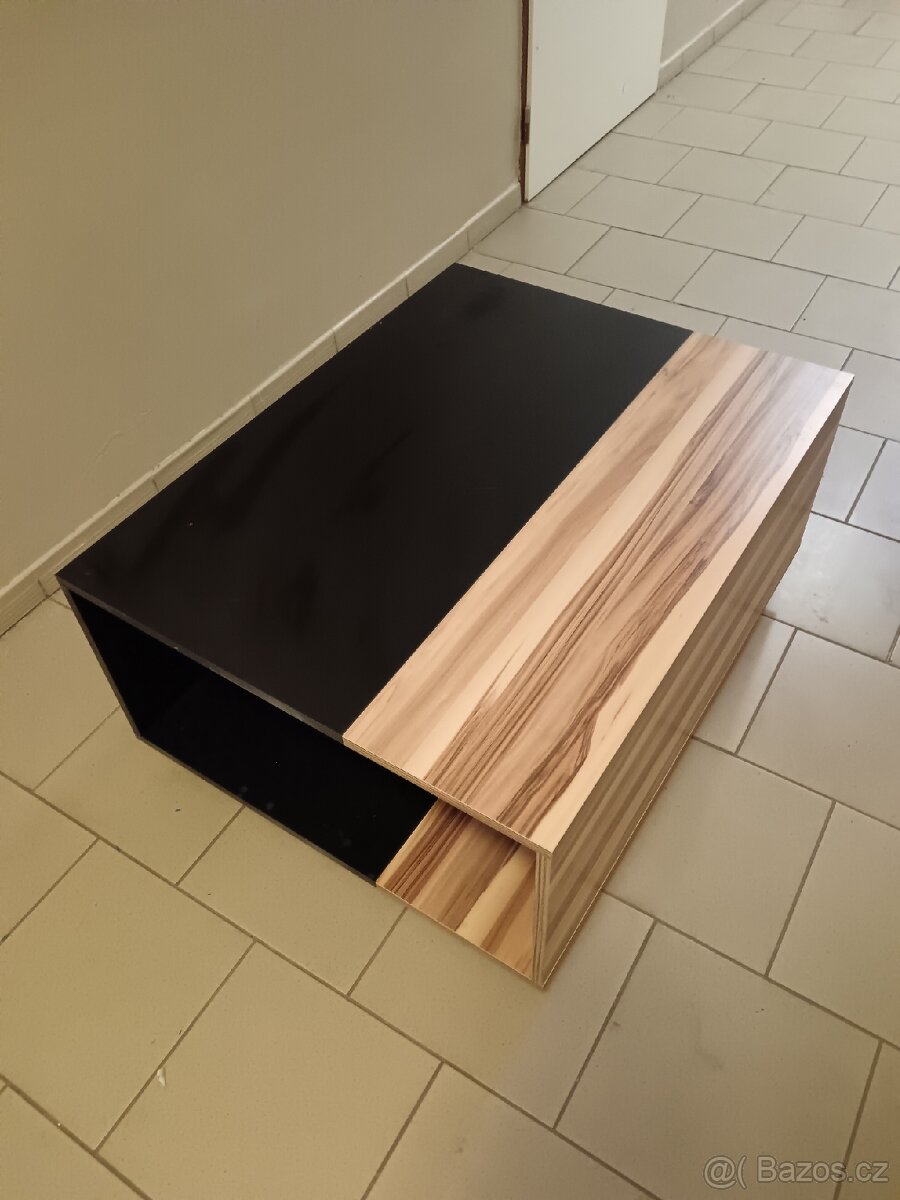 Konferenční stolek