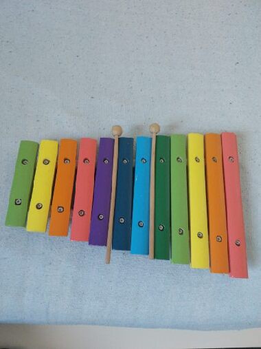 Dětský barevný xilofon
