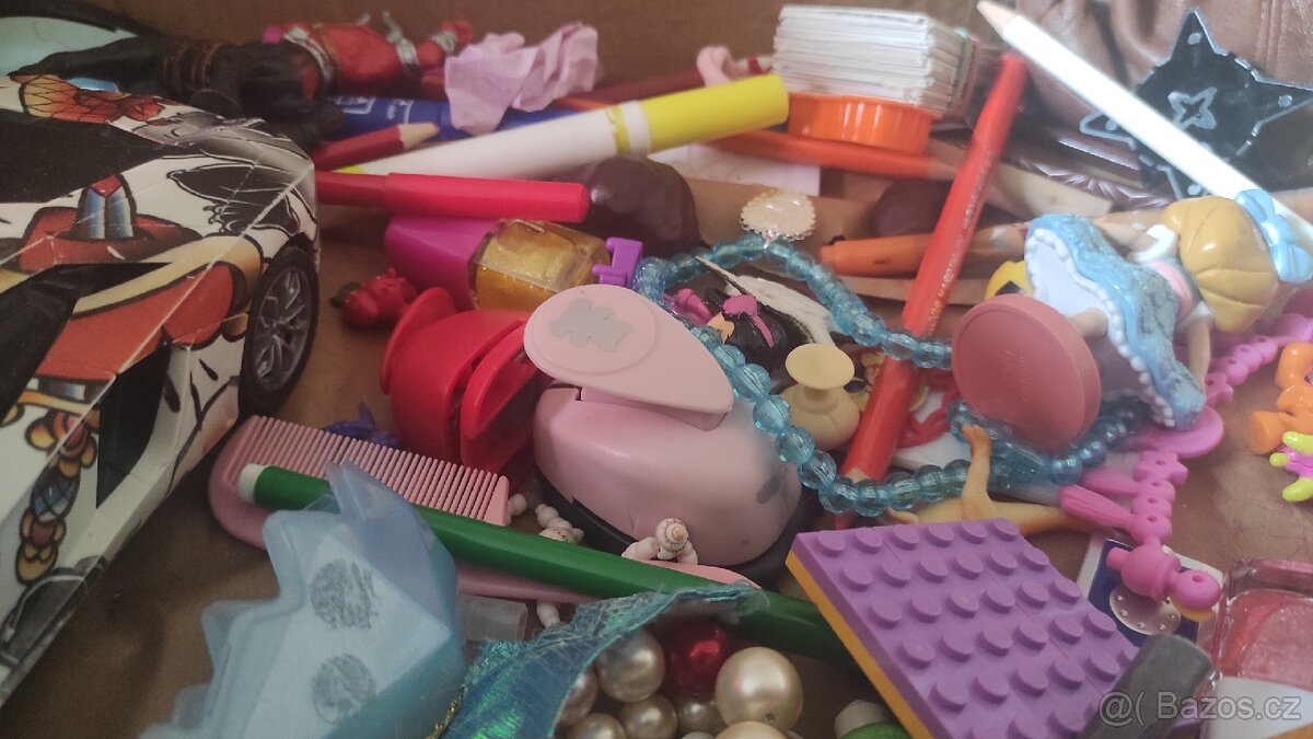 Mystery box, hračky zdarma pro malou holčičku v ČB