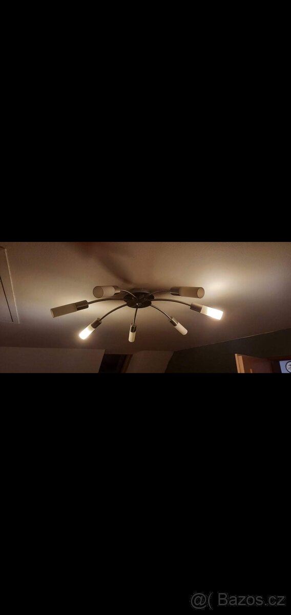 Moderní stylový lustr