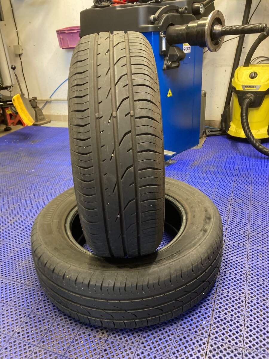 2x letní pneu 195/65 R15 Continental