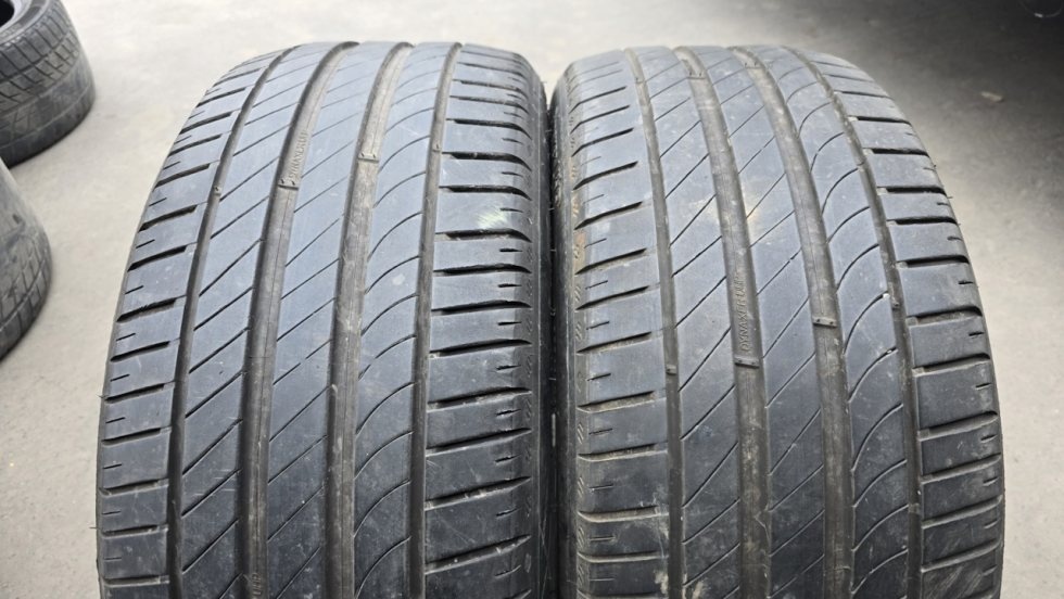 Letní pneu 235/40/19 Kleber