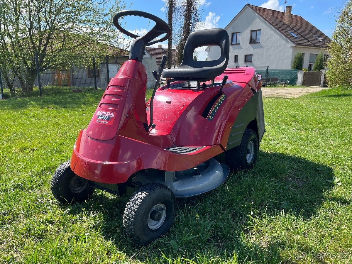 Zahradní traktor/ trakturek Honda