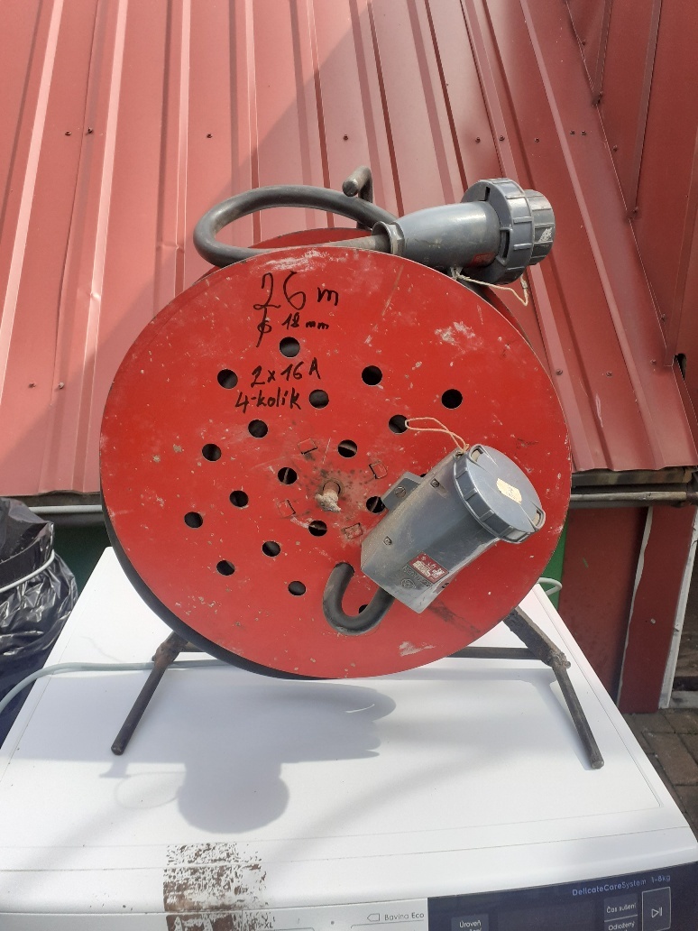 PRODLUŽOVÁK 380 V. 26m. čtyřžíla. Koncovky 16tky