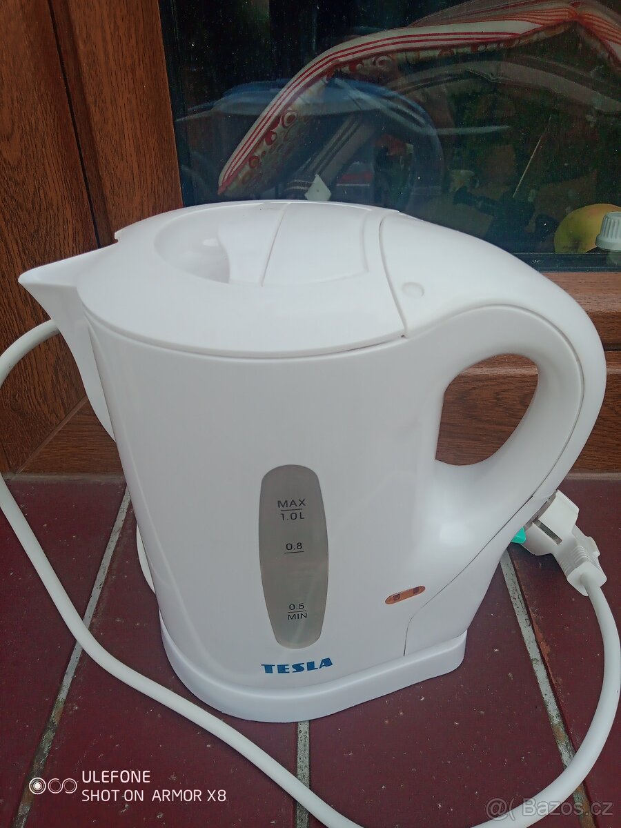 Rychlovarná konvice Tesla