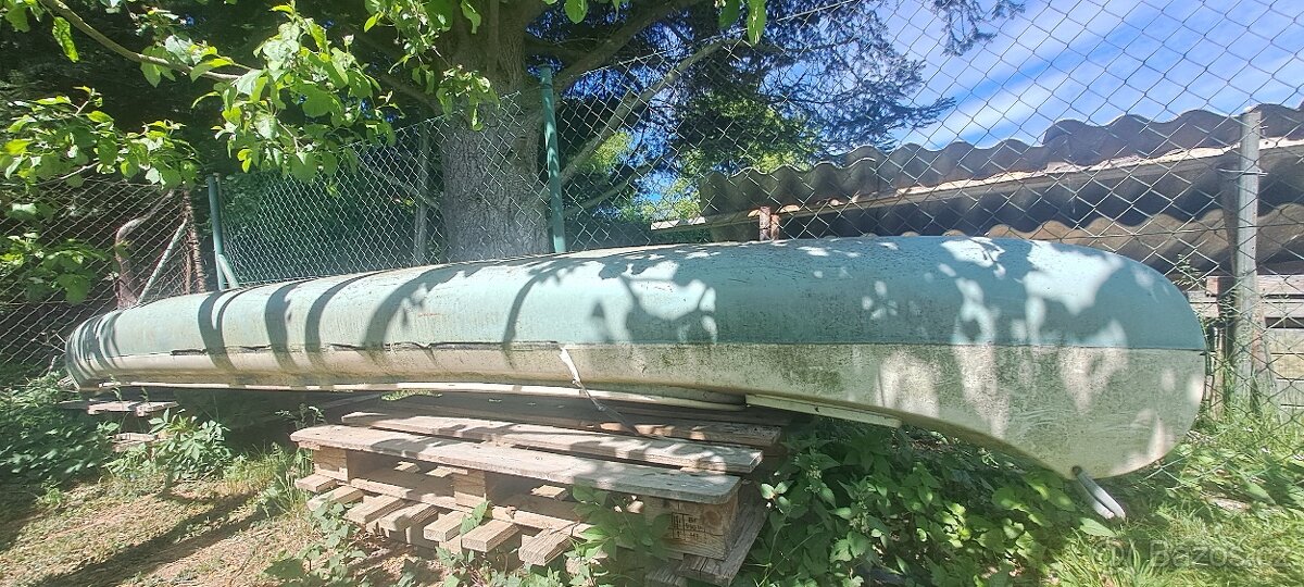 Kanoe a pádla