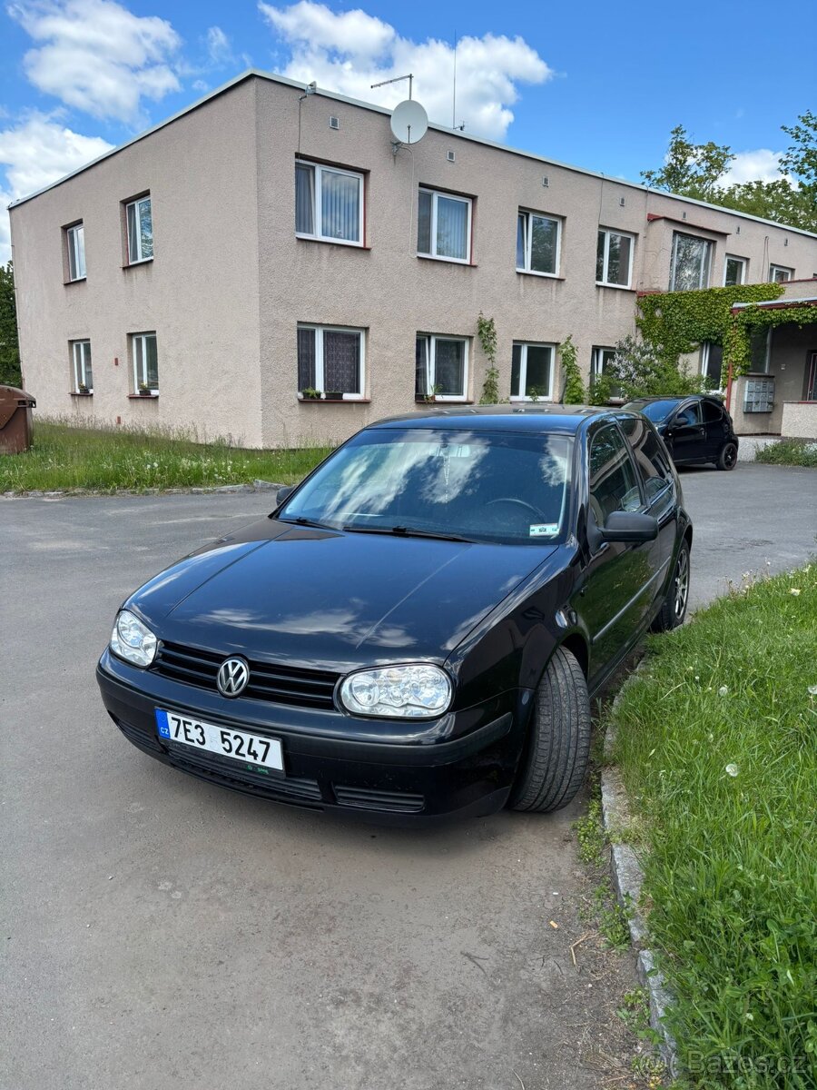 Golf 1.6 77 kW r.v200 STK 2026