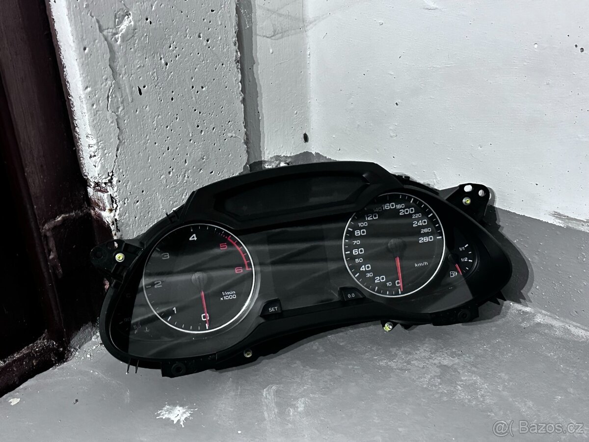 Naftové budíky 8K0920900D AUDI A4 B8 8K sedan r.v. 2008
