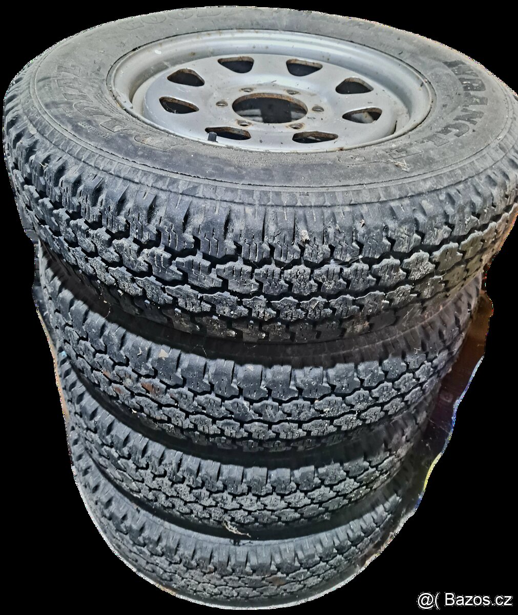 Obutá kola Nissan 6x139,7 205R16 Patrol Navara Terrano