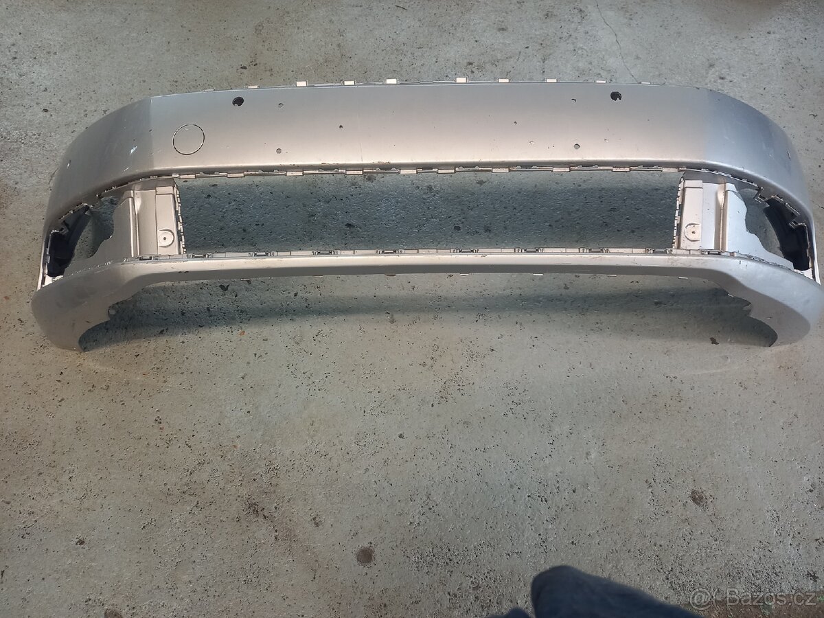 VW Passat B7 přední nárazník