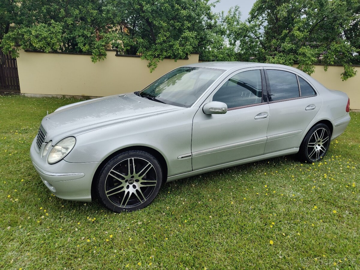 Mercedes Benz w211