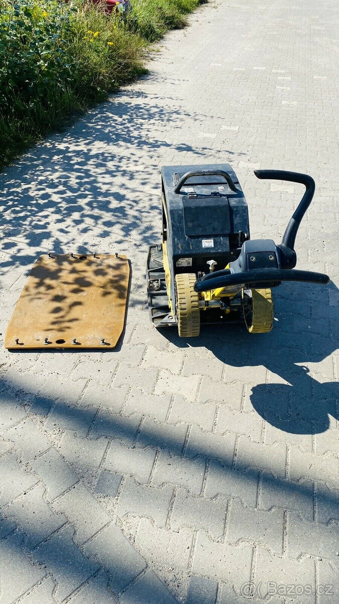 Vibrační deska Bomag 3560, rok výroby 2016