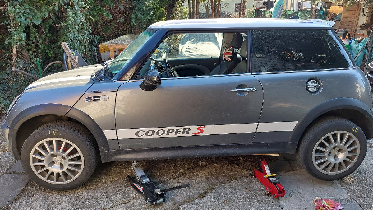 mini cooper kola 205/55/R16 komplet obuté 2,5 3mm