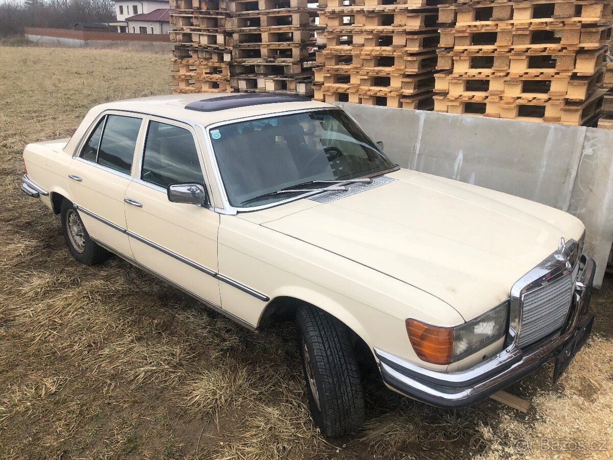 Veterán Mercedes Benz w116 280 SE policajna limuzina