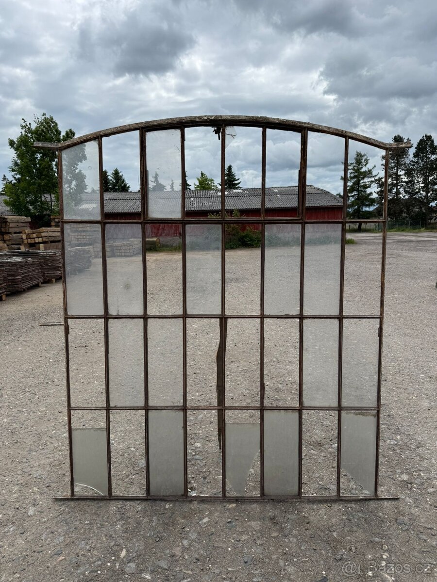 Tovární okna 63