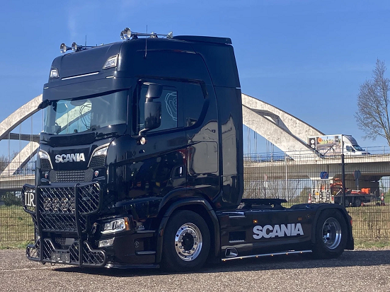 Scania S590 V8 - tahač návěsů