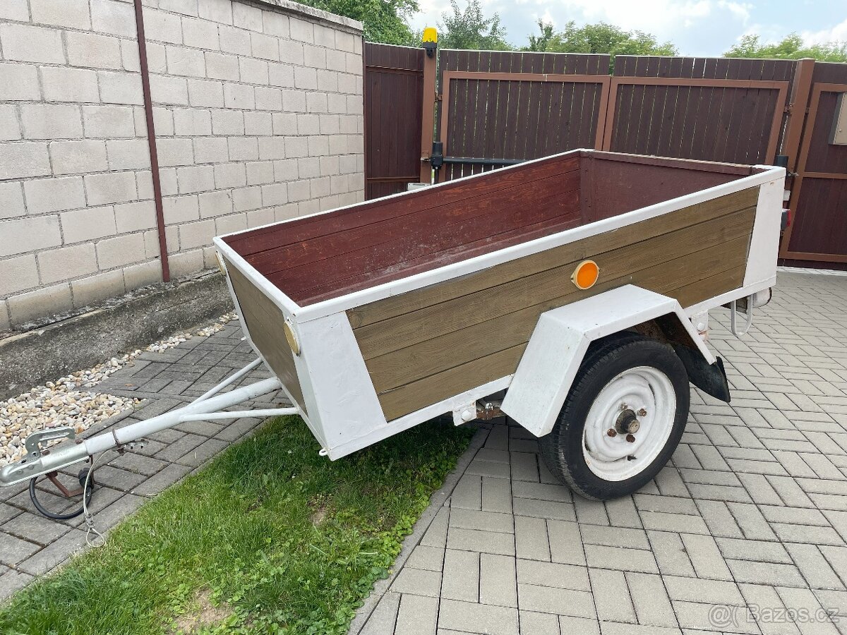 Přívěsný vozík