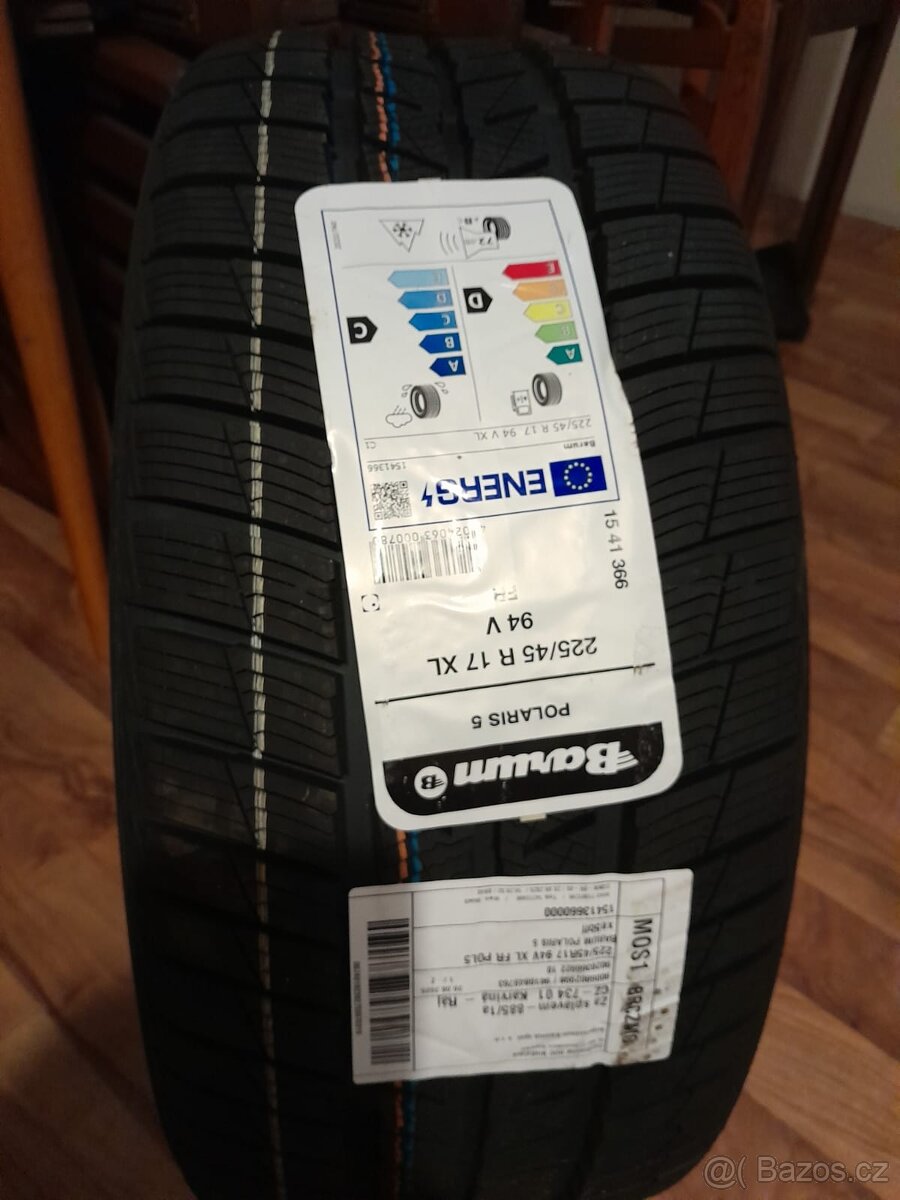 225/45 R17