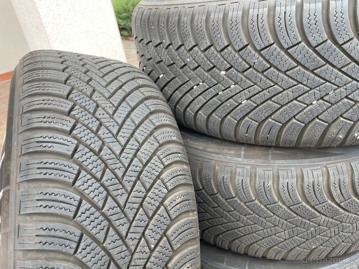 Zimní pneu Nexen 215/55R16 téměř nové