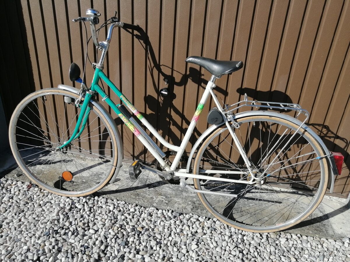 Retro kola