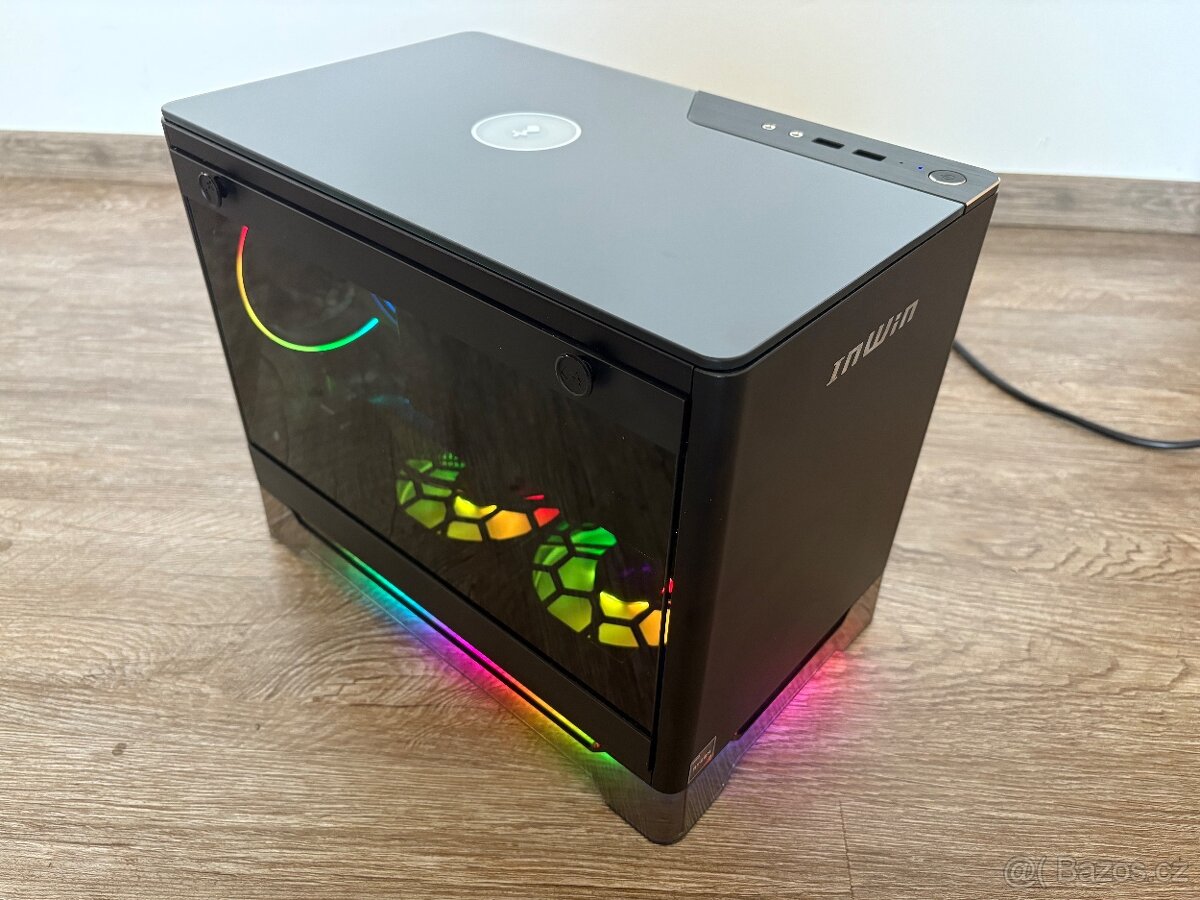 PC: AMD Ryzen 7 3700X + 16GB DDR4 RAM + 250GB SATA SSD