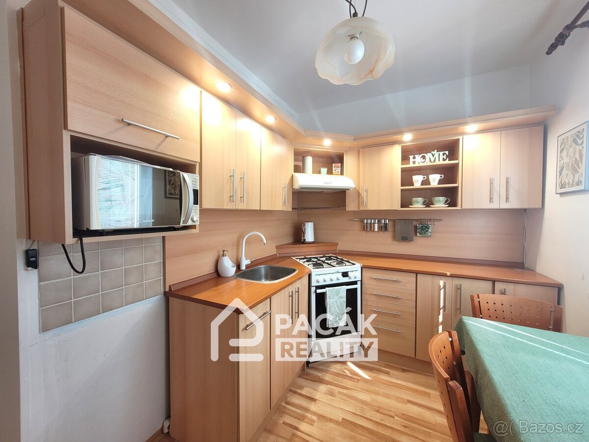 Pronájem prostorného bytu 3+1, 72 m2 v Olomouci, ulice Dělni