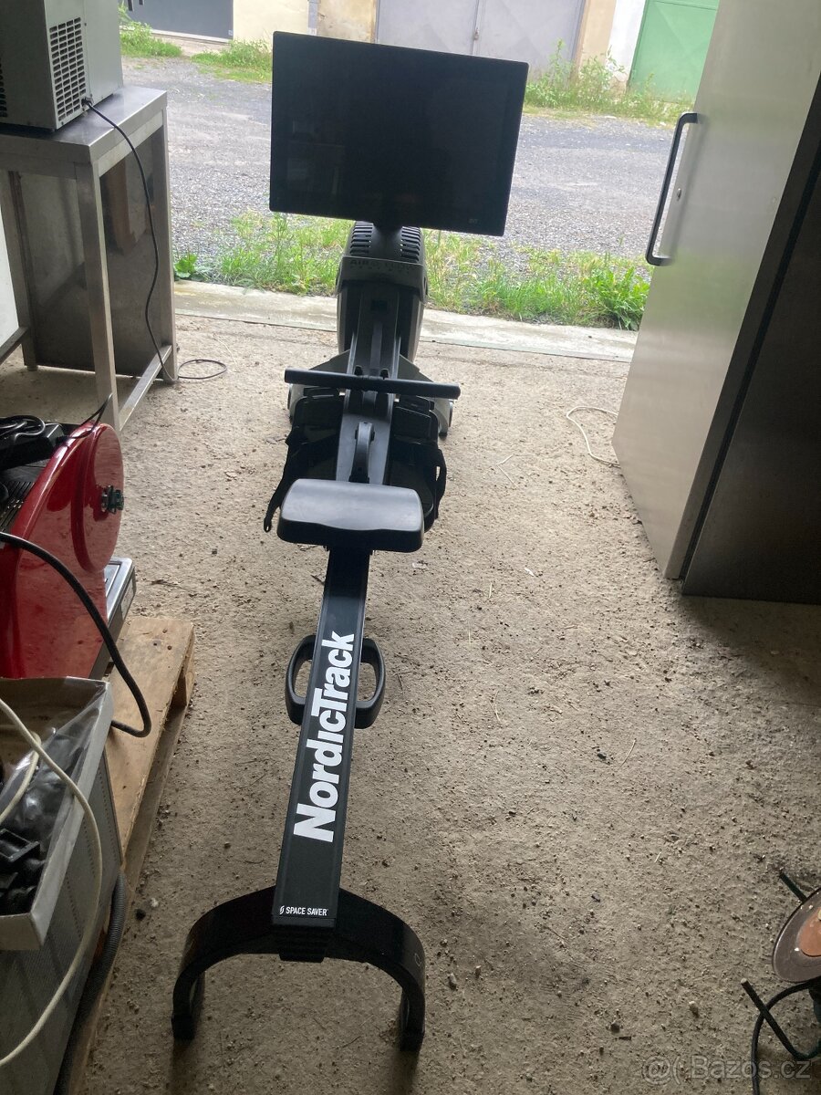 Veslovací trenažér NORDICTRACK RW900 - Zánovní