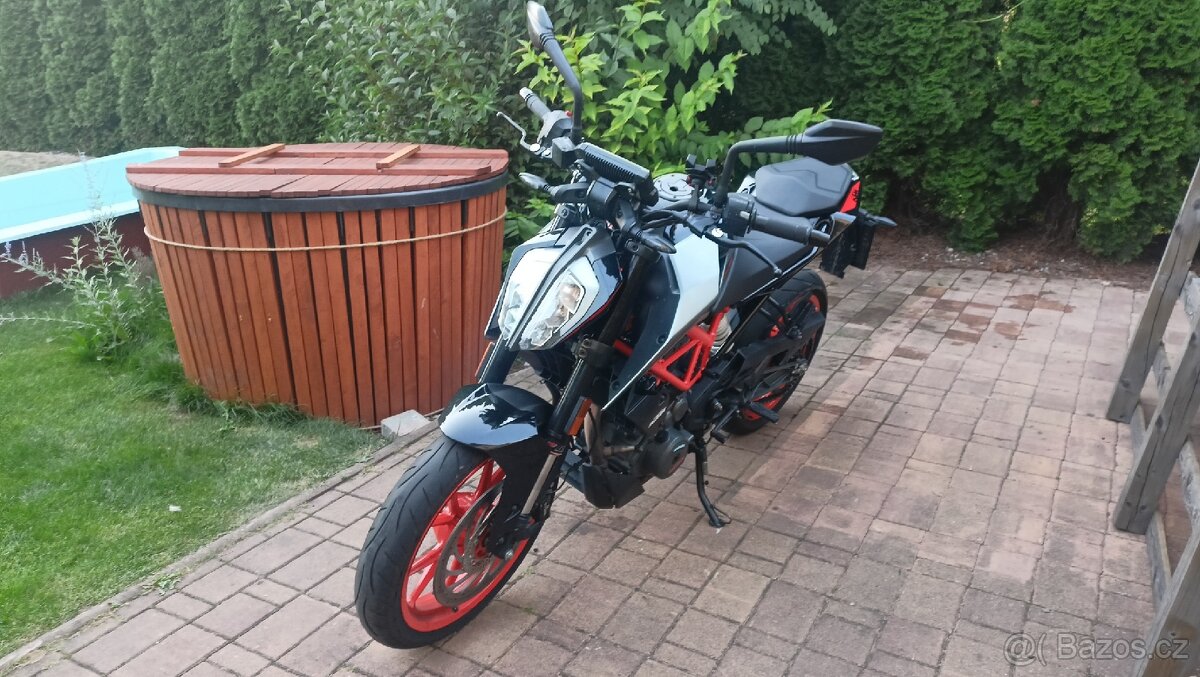 SPĚCHÁ - KTM DUKE 390 r. v. 2022