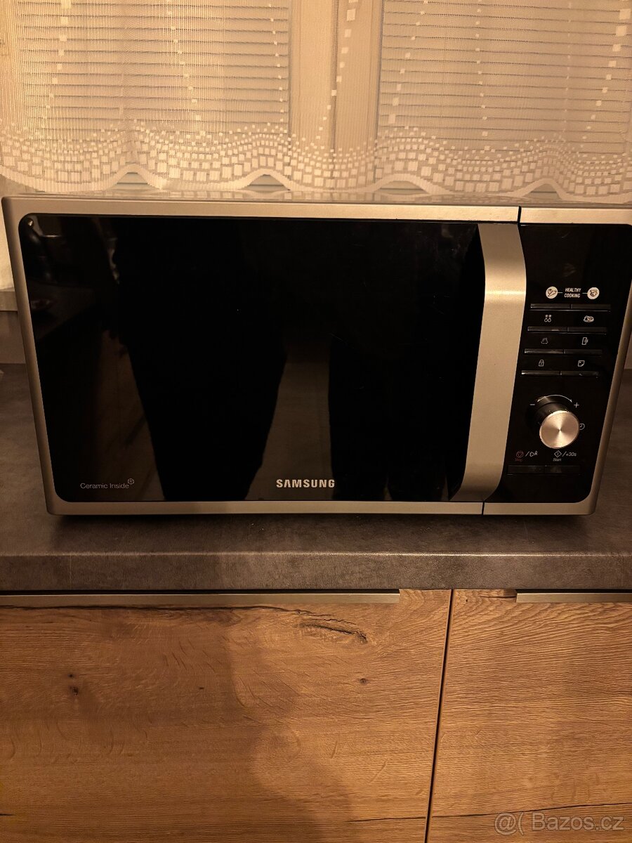 Mikrovlnka-samsung