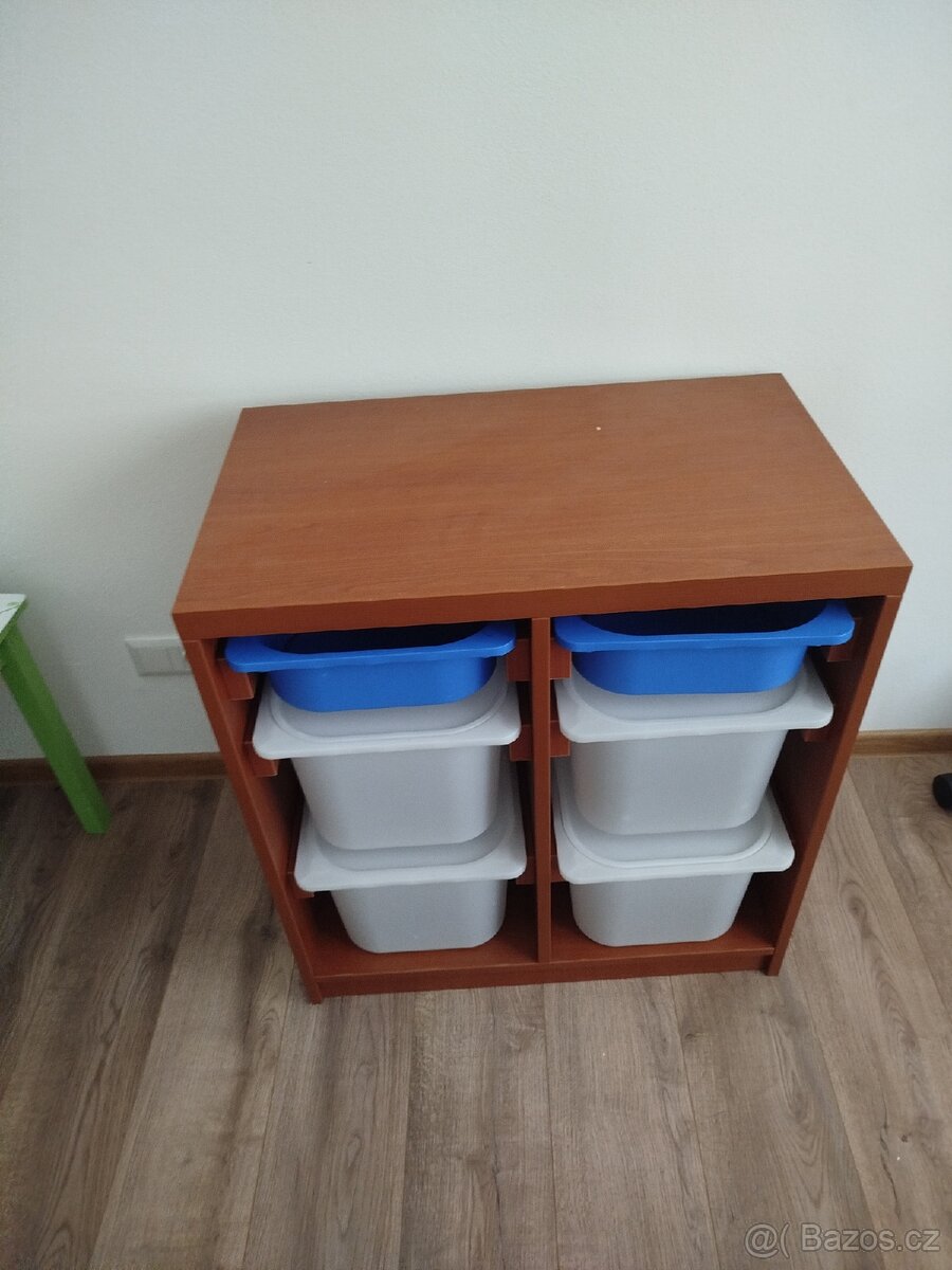 Úložný regál