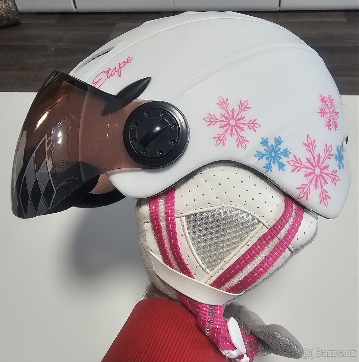 Dámská lyžařská helma