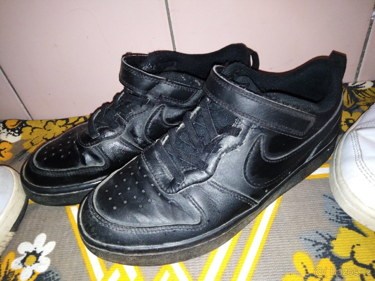 Nike boty 2x černý a bílí