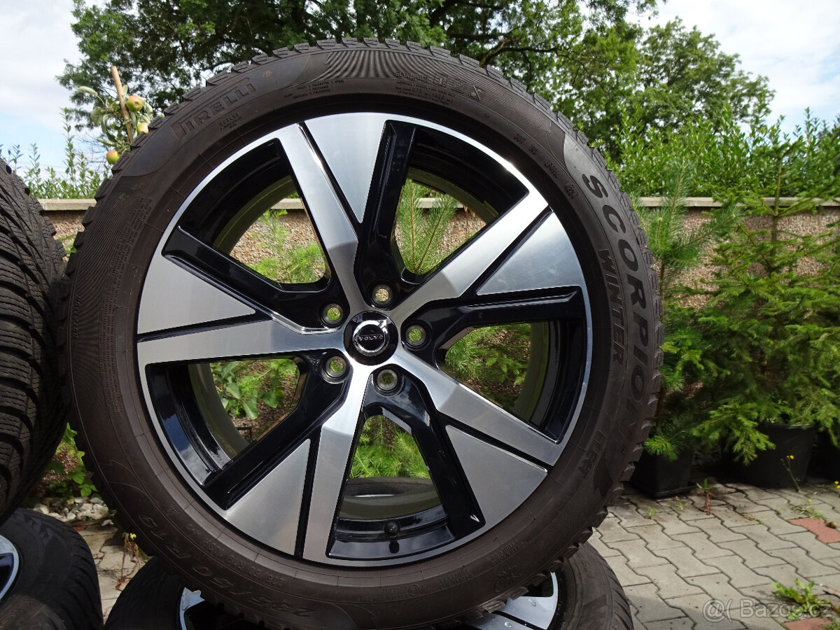 Volvo XC40 + V90 CC - zánovní zimní TOP sada 19" ET50,5