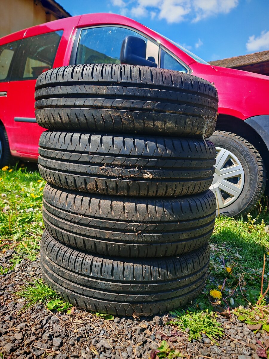 Punto, Yaris letní Michelin 175/65/15.
