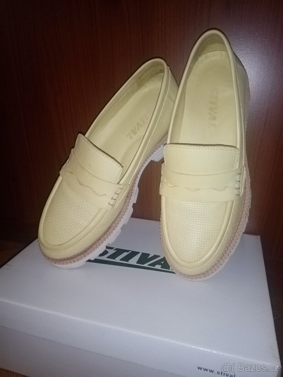 Dámské mokasíny 38