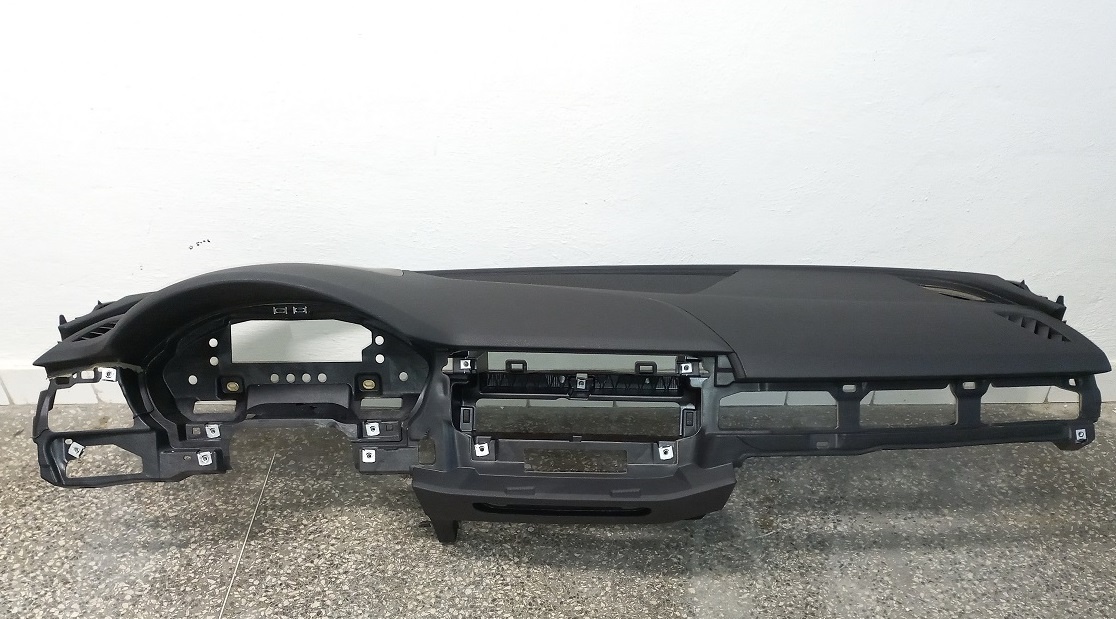 Palubní deska AUDI A4 B9 8W