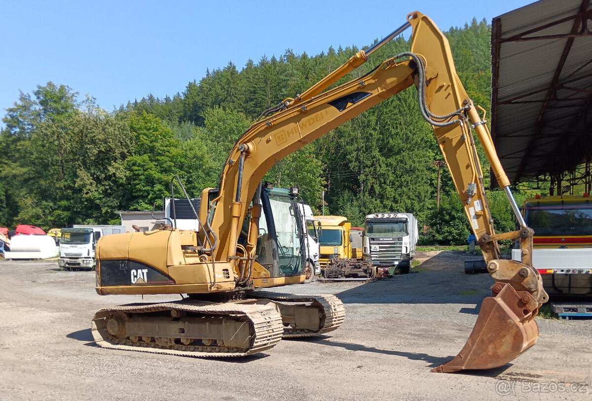 CAT 312 pásový bagr