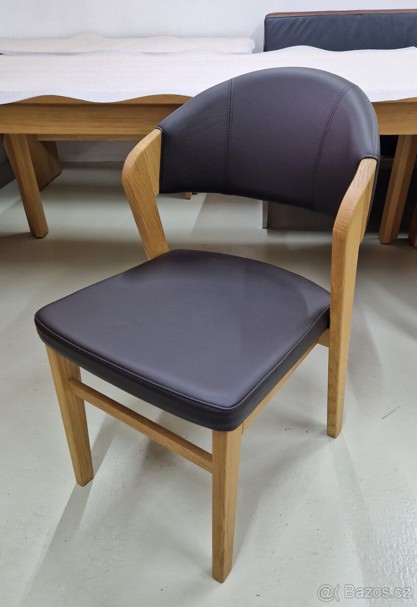 Nové jídelní křeslo Pravá kůže hnědá + masiv dub