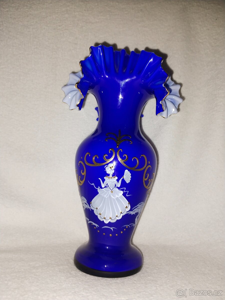 Modrá váza