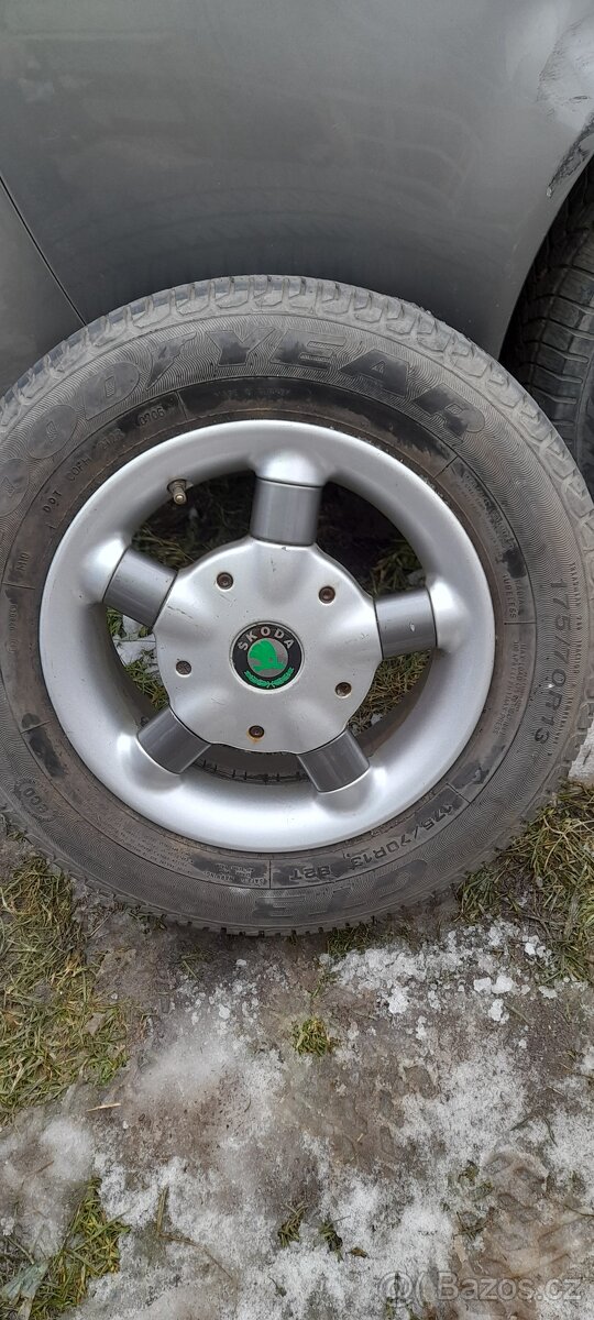 Rezerva 4x100 škoda felicia