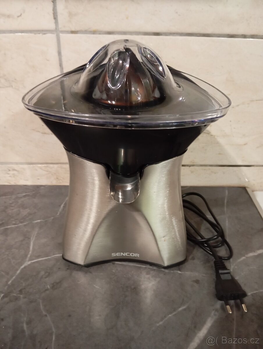 Odšťavňovač elektrický