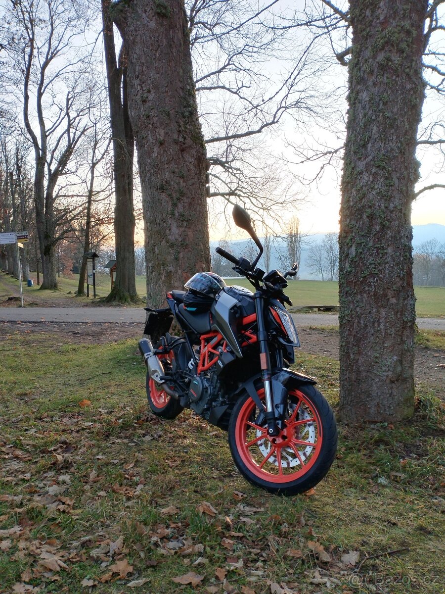KTM DUKE 390