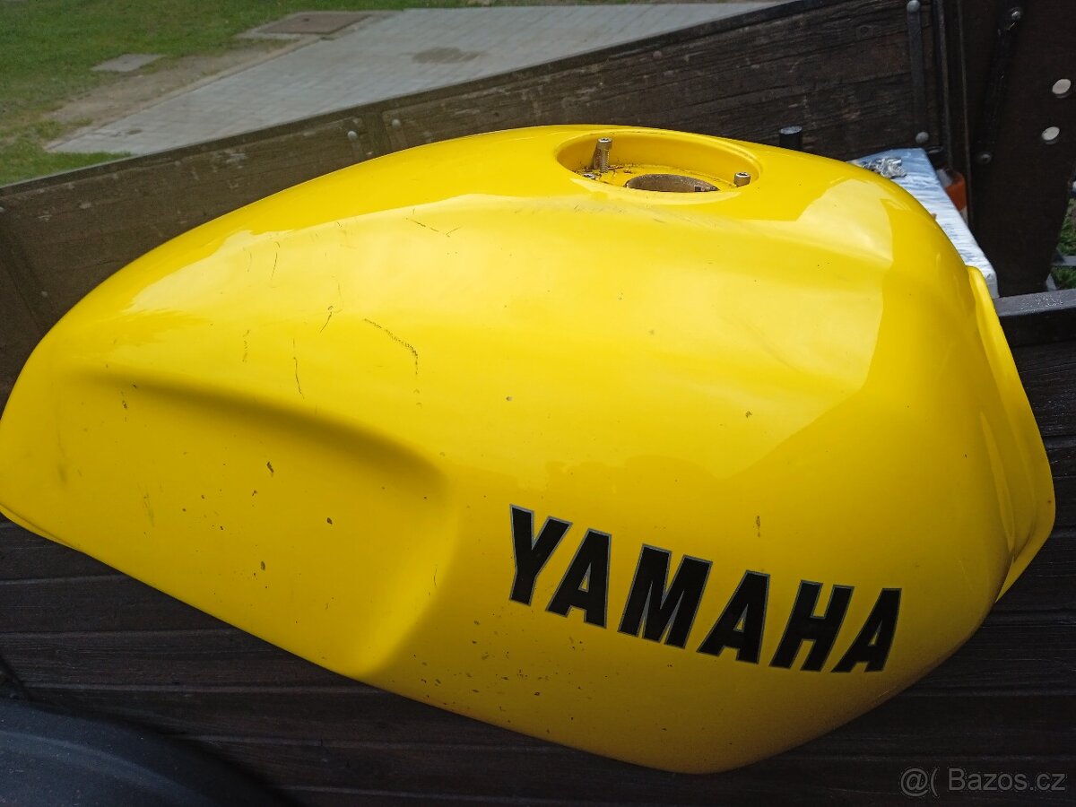 Yamaha xjr 1200 nádrž
