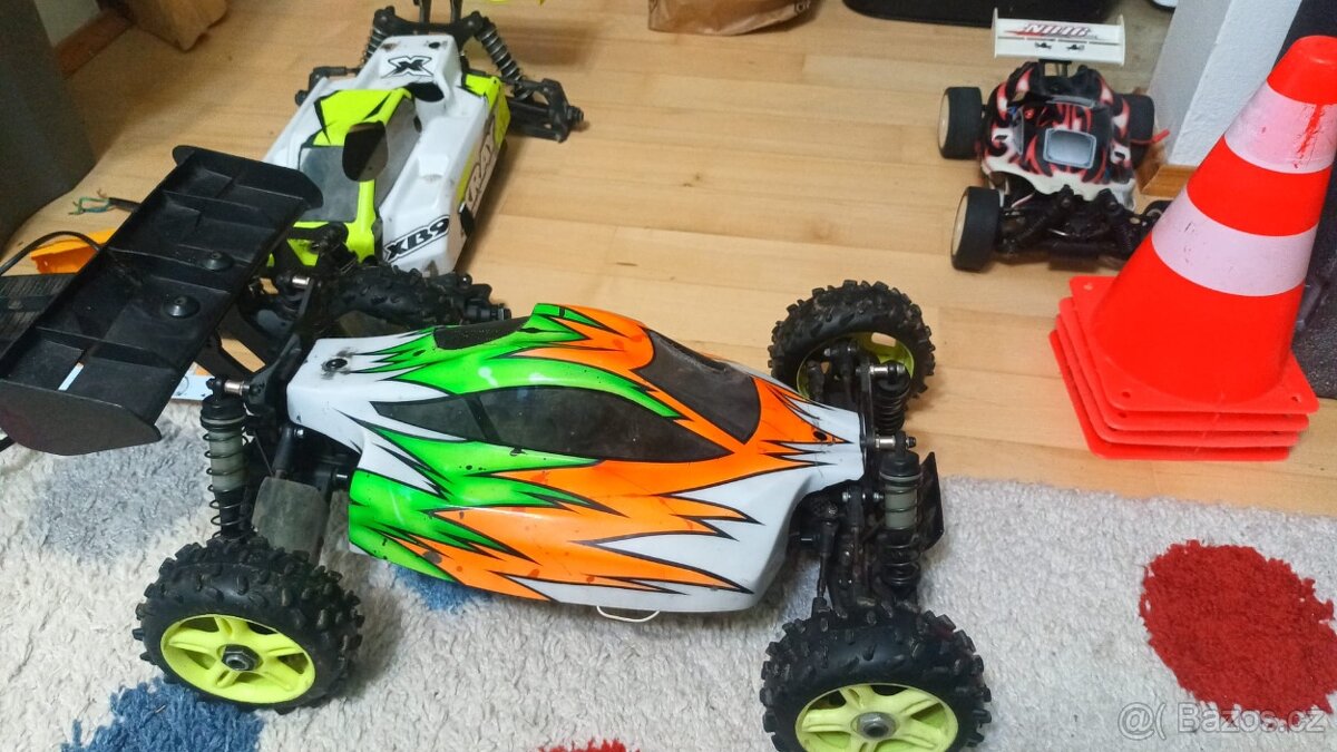 Závodní 1/8 Xray buggy elektro 1:8 RC model