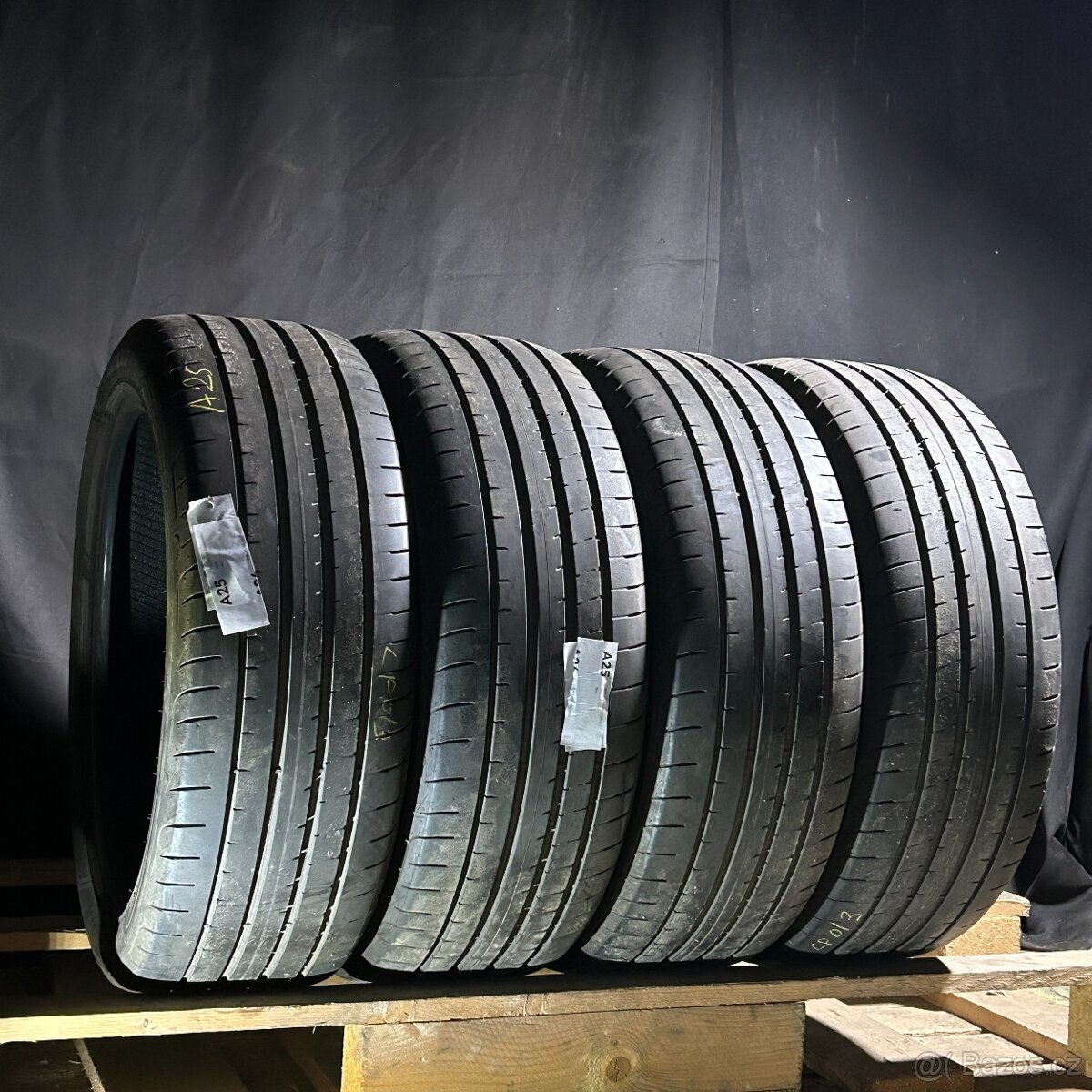Letní pneu 235/45 R20 100V Goodyear 5mm
