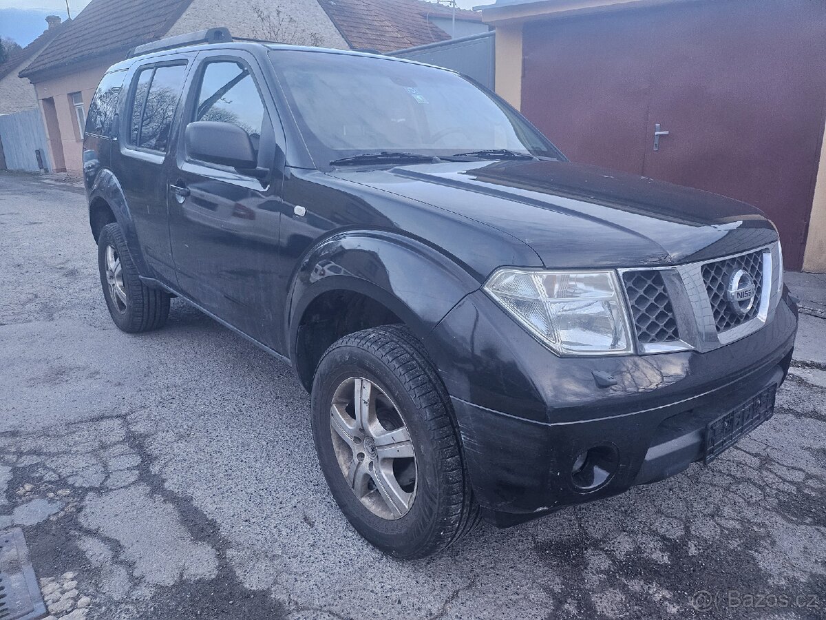Nissan Pathfinder 2.5 tdi automat,7mistny,Navi,kamera